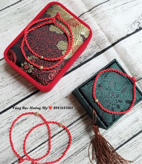 Vòng chỉ đỏ kim vàng may mắn