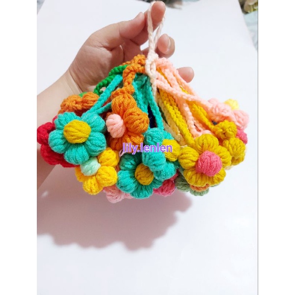 Dây hoa móc khóa treo túi xách bằng len