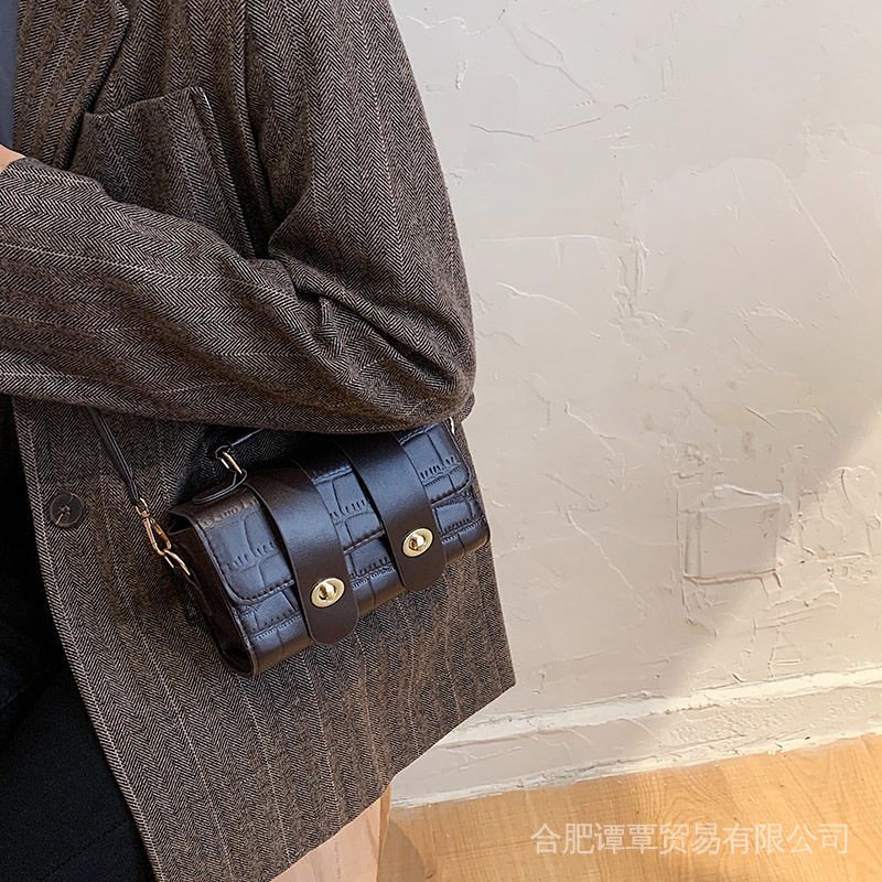 Túi Đeo Một Bên Vai Phong Cách Hong Kong Thời Trang Thu Đông 2021 Với Phong Cách Mới Dễ Phối Đồ Cho Bạn Gái WHM7