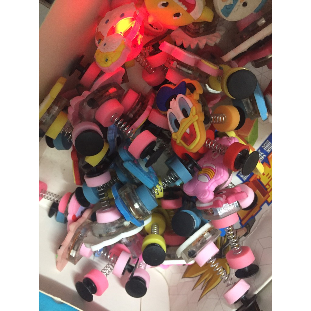 Sticker lò xo và đèn LED gắn dép sục Hapu