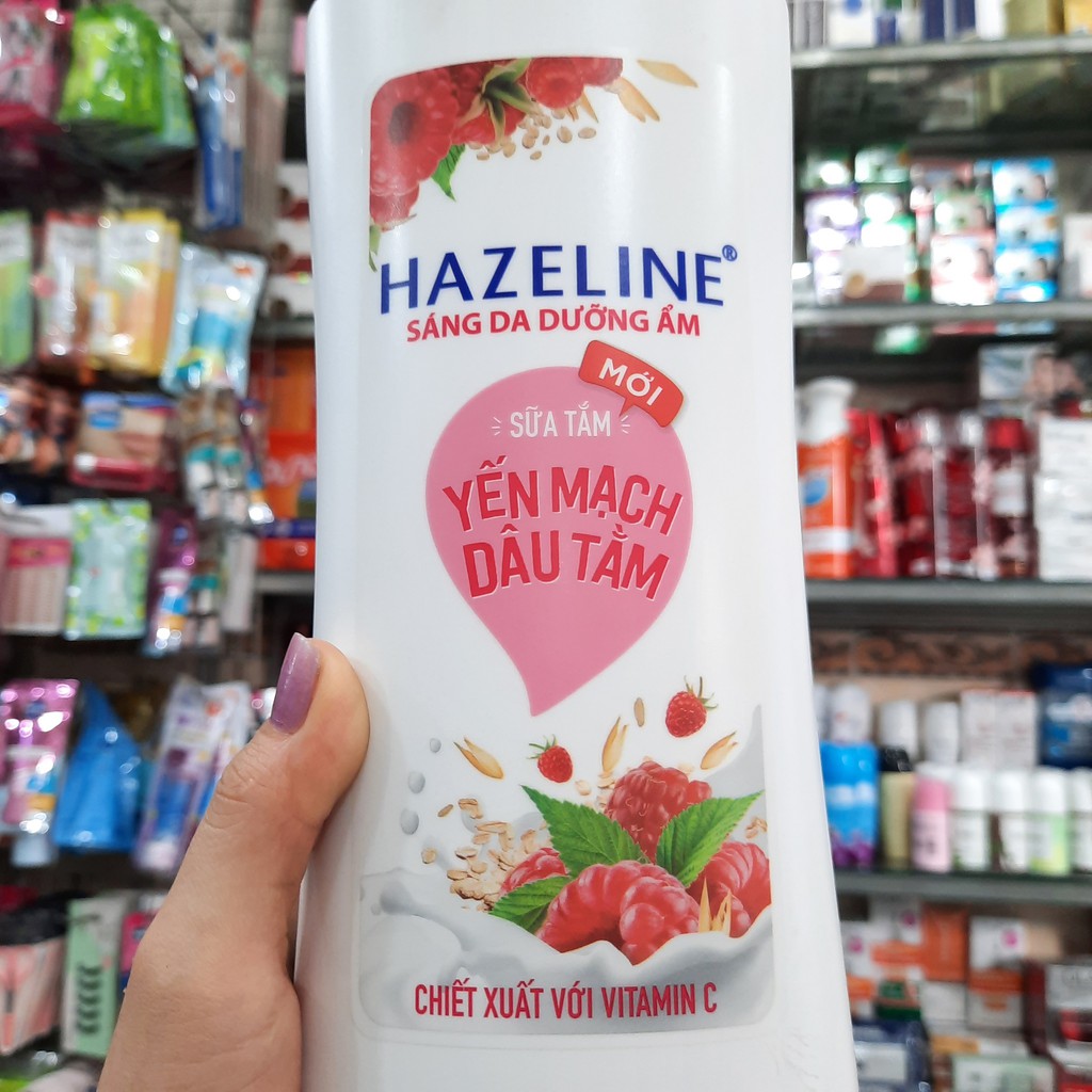 Sữa tắm hazeline yến mach-dâu tằm 900g (896ml)