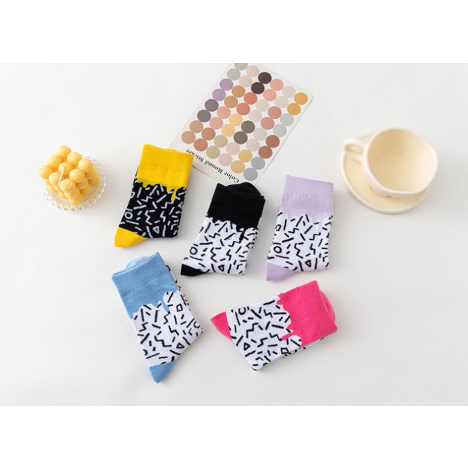 Vớ Tất cao cổ Nam Nữ phong cách thể thao, trẻ trung, năng động.