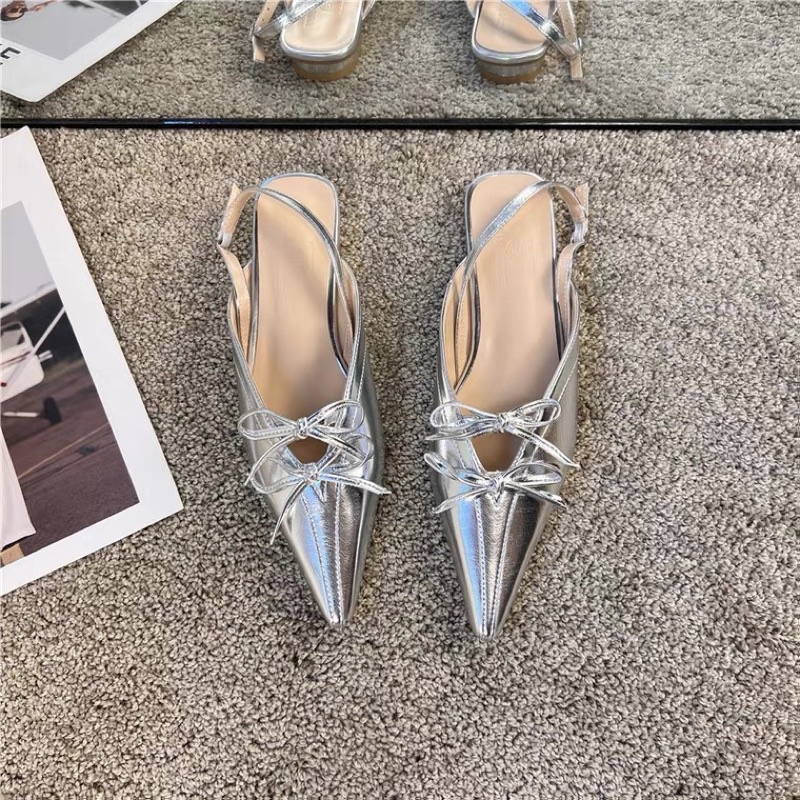 Giày mũi nhọn đính nơ đế thấp