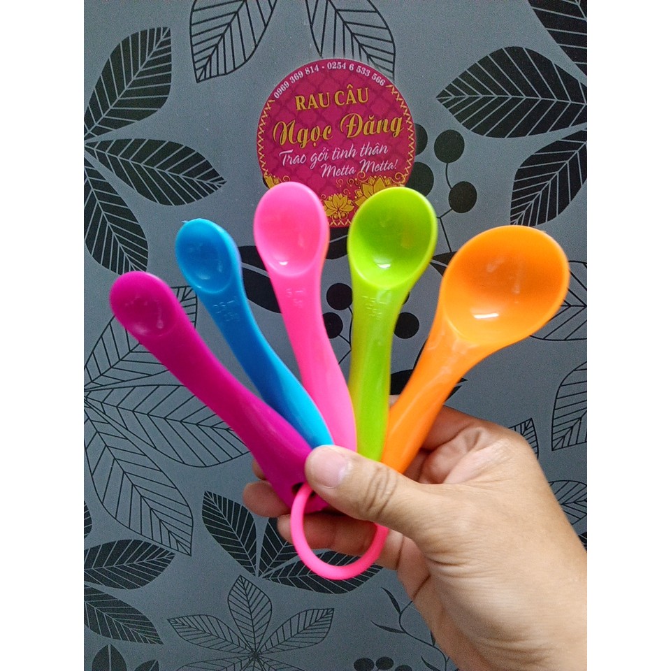 Ca đong bằng nhựa PP size 1 lít, 500ml, 300ml, 250ml, 100ml, 50ml. Ca chịu nhiệt từ 20 độ C - 100 độ C.