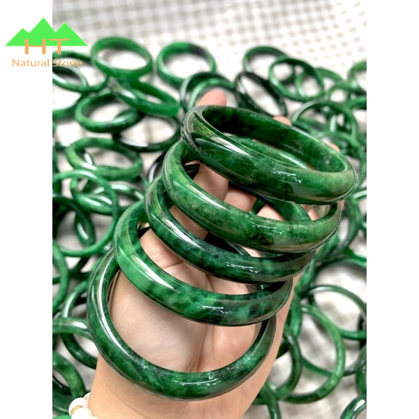 Vòng đeo tay bản liền ngọc sơn thủy xanh tươi