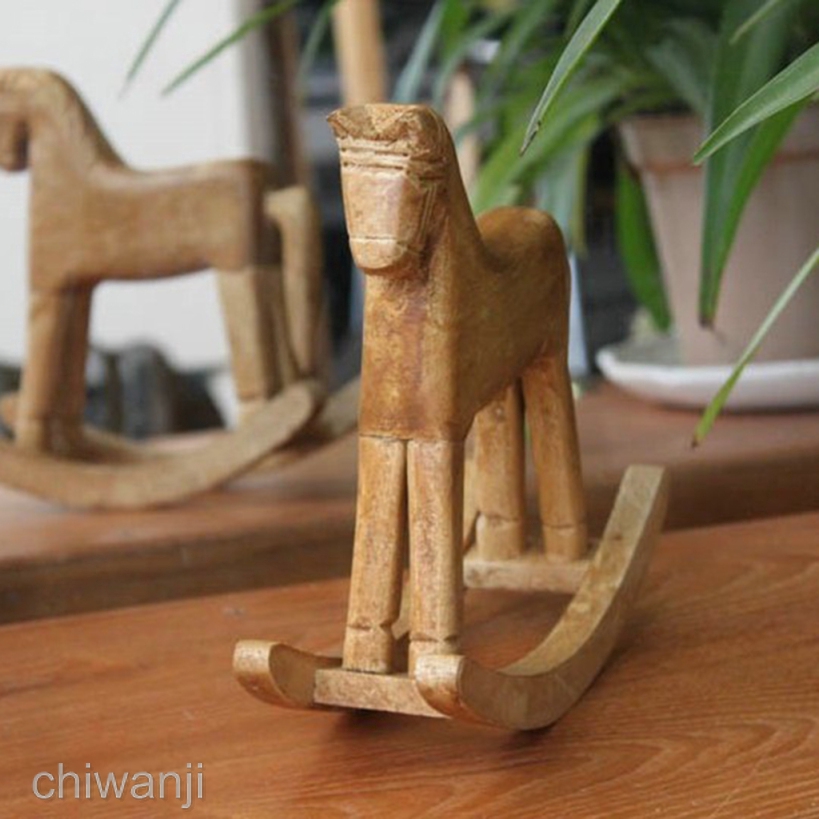 Mô hình con ngựa gỗ trang trí giáng sinh