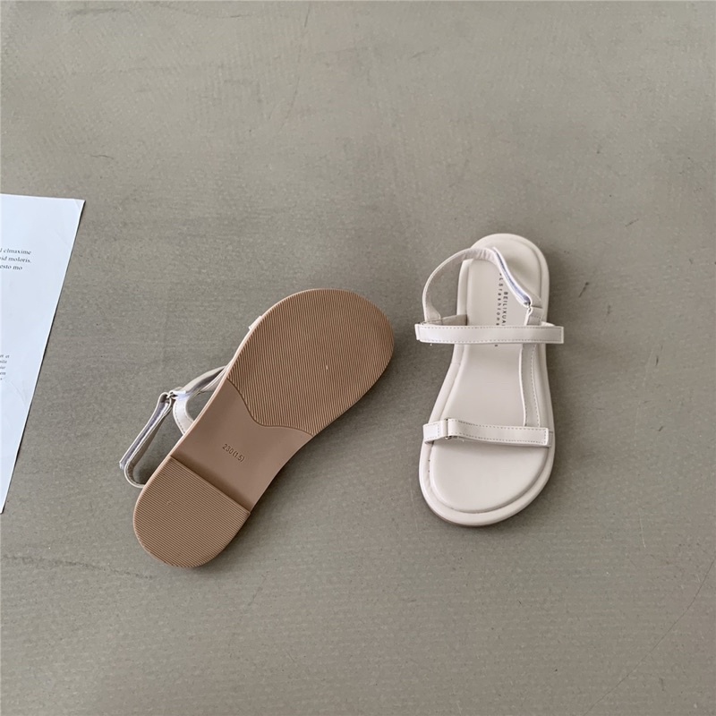 Giày sandals đế bệt quai ngang