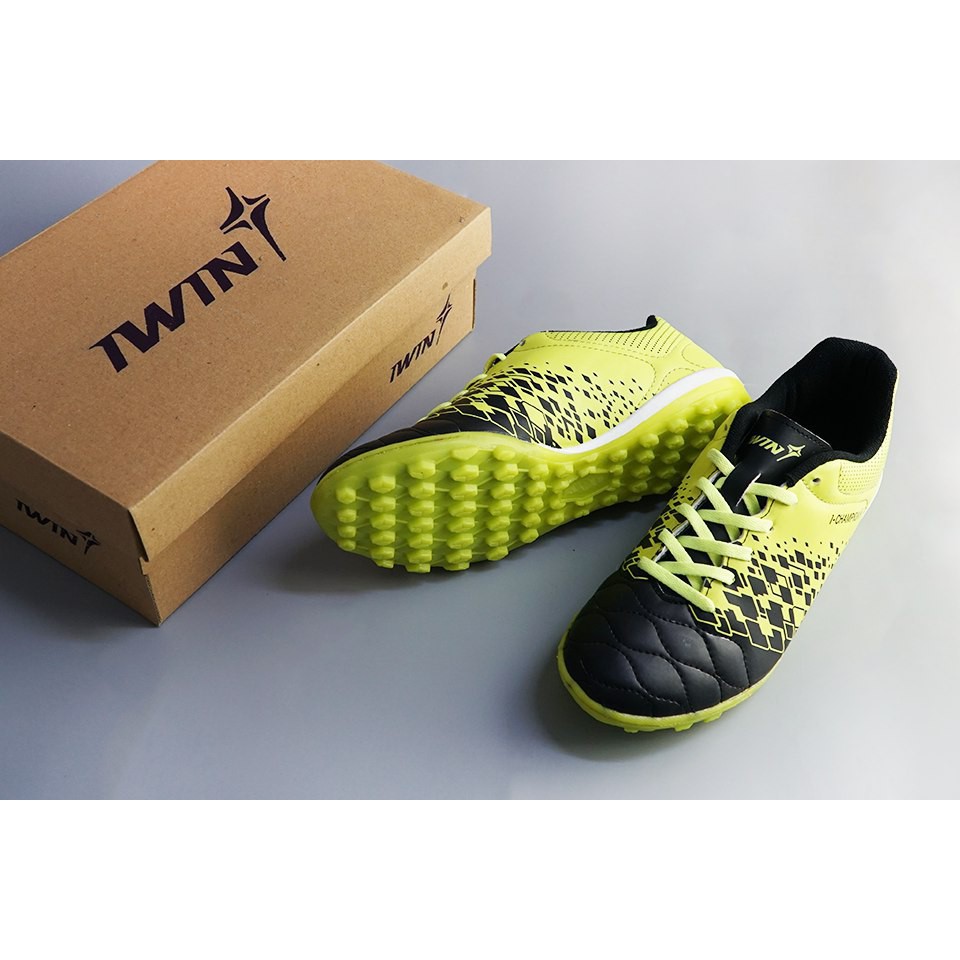 Giày bóng đá giá rẻ iwin