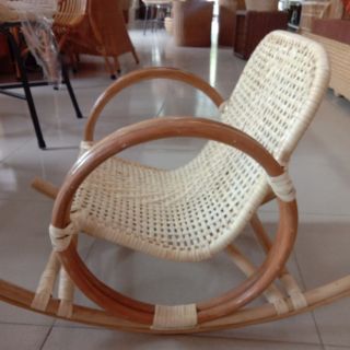 Ghế mây bập bênh cho bé