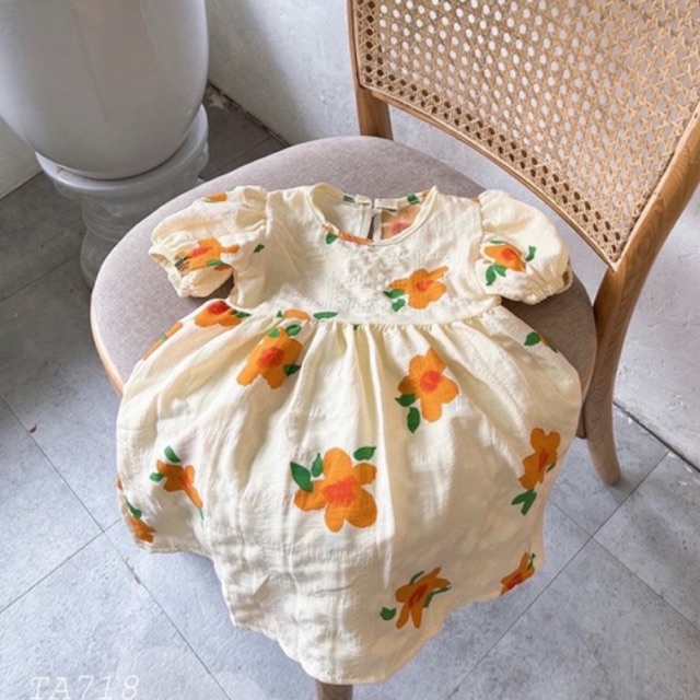 Váy Hoa Cam Tay Bồng Dài tay Chất Đũi Xốp Size 8-20kg Phong Cách Hàn Quốc Cho Bé Gái