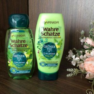 Bộ dầu gội và xả Garnier Wahre trà xanh