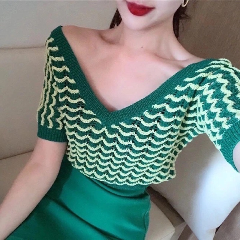 Áo cánh dơi kiểu Hàn cổ V sexy, chất len mongtoghi dáng lưới hot trend