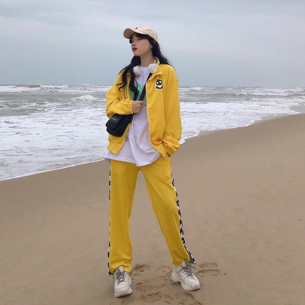 Áo khoác local brand Jacket Clownz Laugh Now Small Logo Coach chất vải nỉ dày dặn, form rộng, dáng unisex