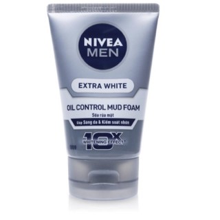 Sữa rửa mặt sáng da kiểm soát nhờn Nivea Men Extra White Oil Control Mud Foam 100G