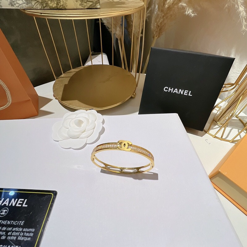 Vòng đeo tay TITAN thời trang Chanel