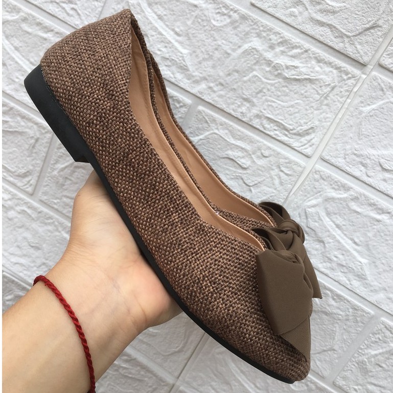Giày nữ đế bệt gắn nơ nâu chất dạ sang trọng giá rẻ [ Form rộng] | BigBuy360 - bigbuy360.vn