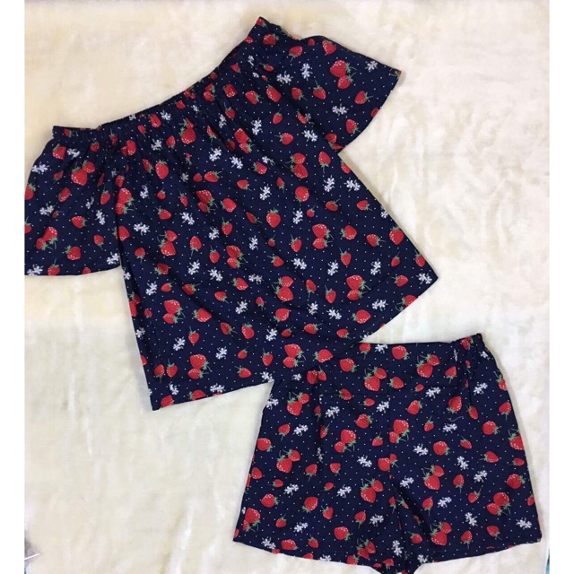 Set trễ vai ... có size đại 85kg