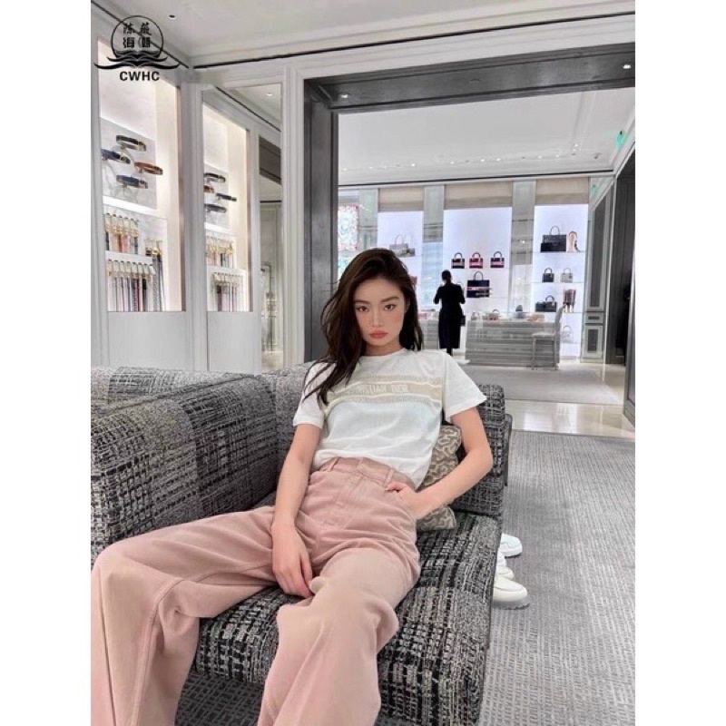 Áo cộc tay nữ cổ bẻ chất len dệt kim in chữ hàng QC