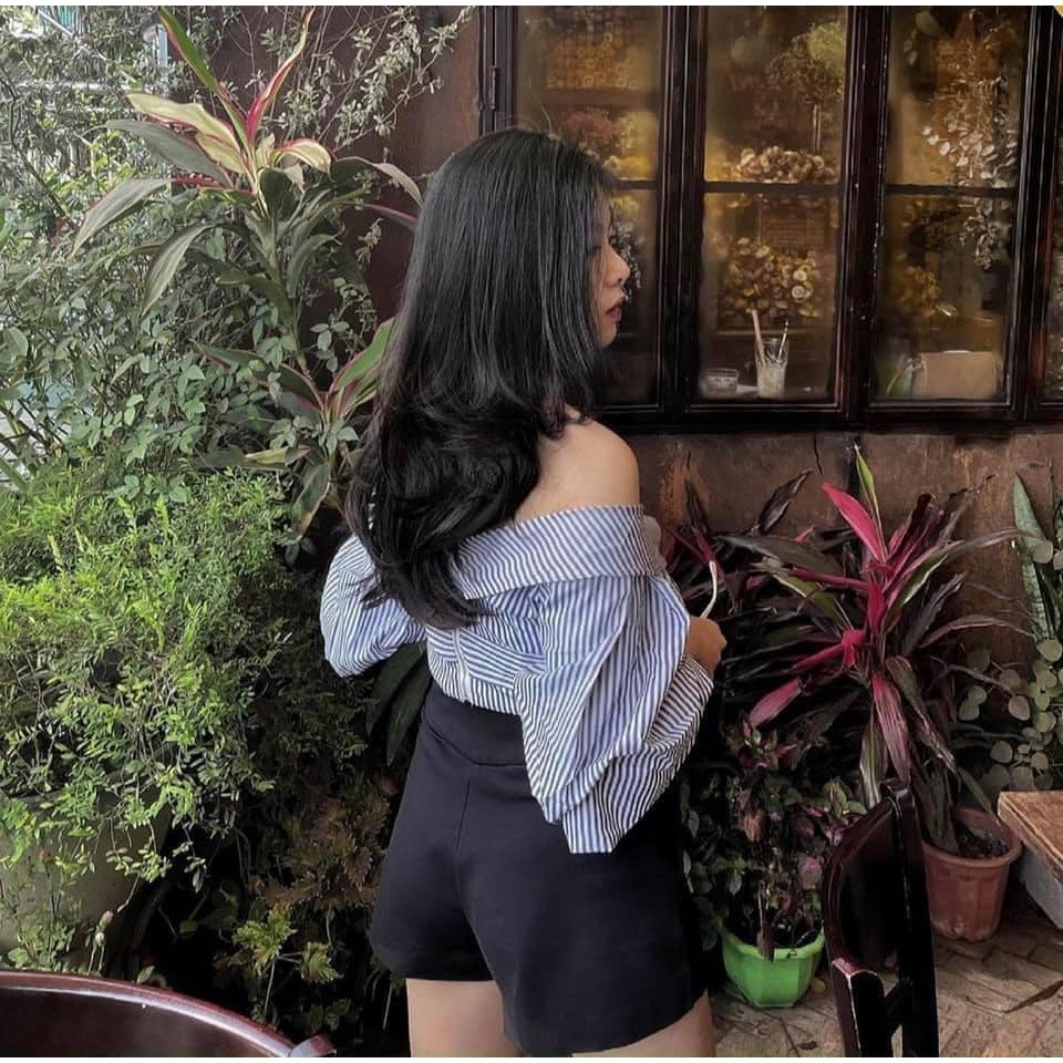 Áo kẻ croptop xoắn eo tay dài như hình
