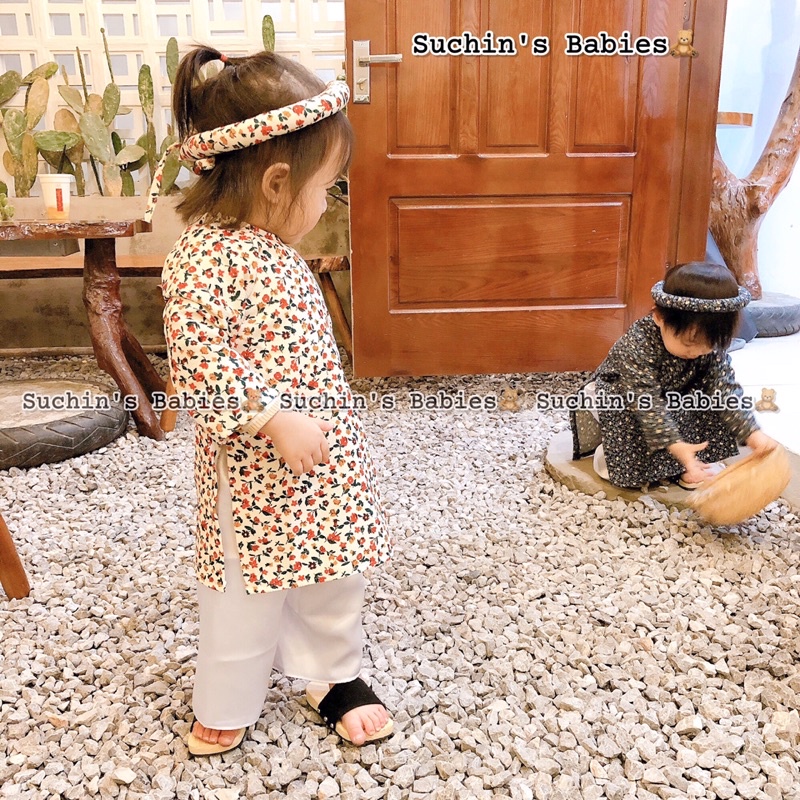 Áo dài nhung tăm cho bé gái Suchin