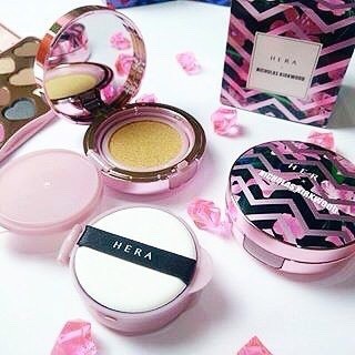Phấn nước Hera hoa kèm lõi