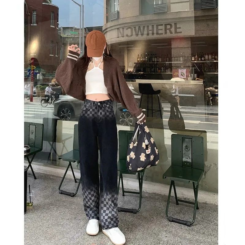 Fashionable wide leg high waisted jeans for women