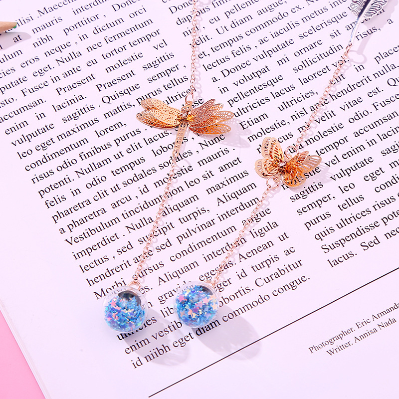 Bookmark Đánh Dấu Sách Bằng Kim Loại Phối Lông Vũ Và Bướm Sáng Tạo