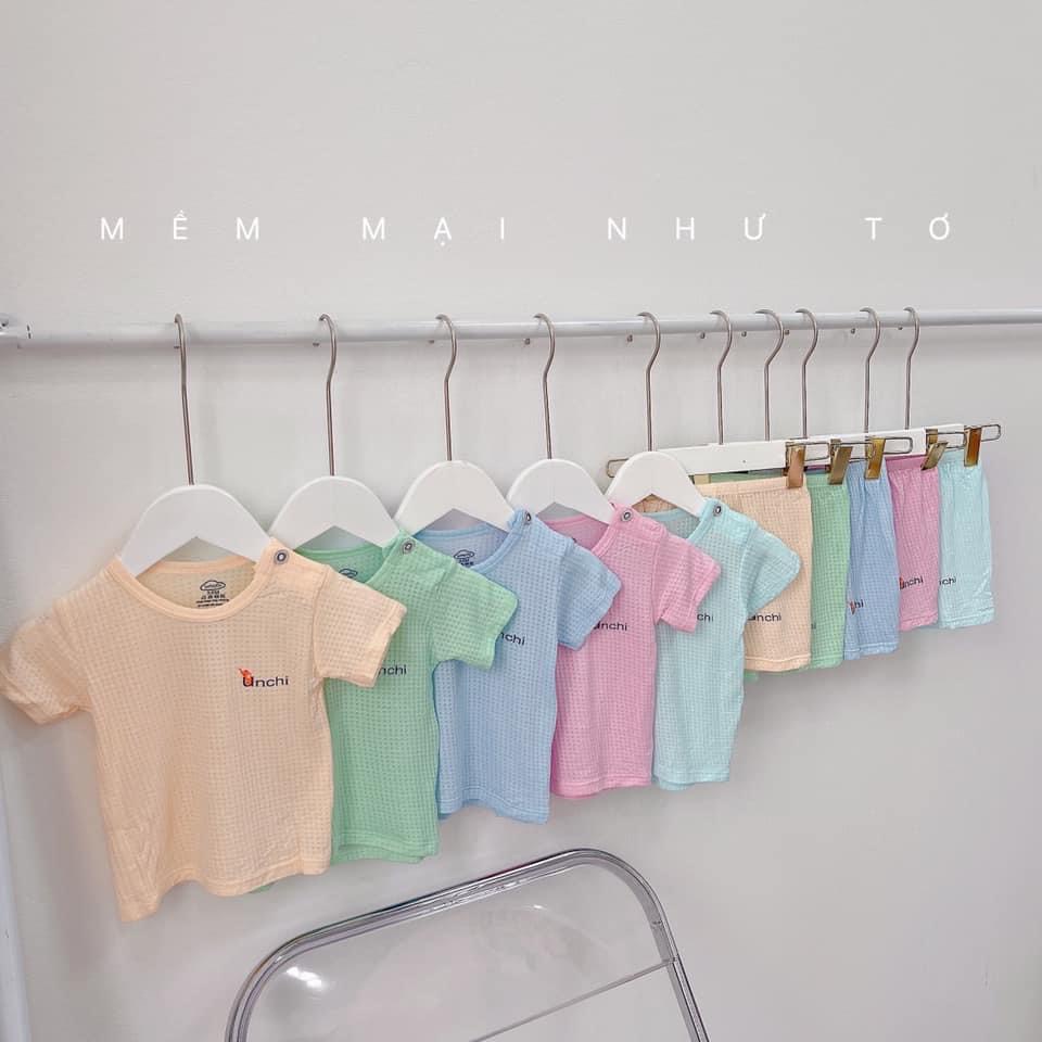 [SALE] Bộ Cộc Tay Cho Bé Trai, Bé Gái UNCHI Vải Thun Lạnh Petit Ô Vuông In Ngực, Bộ Sơ Sinh Cho Bé Mặc Nhà Hè UN2209