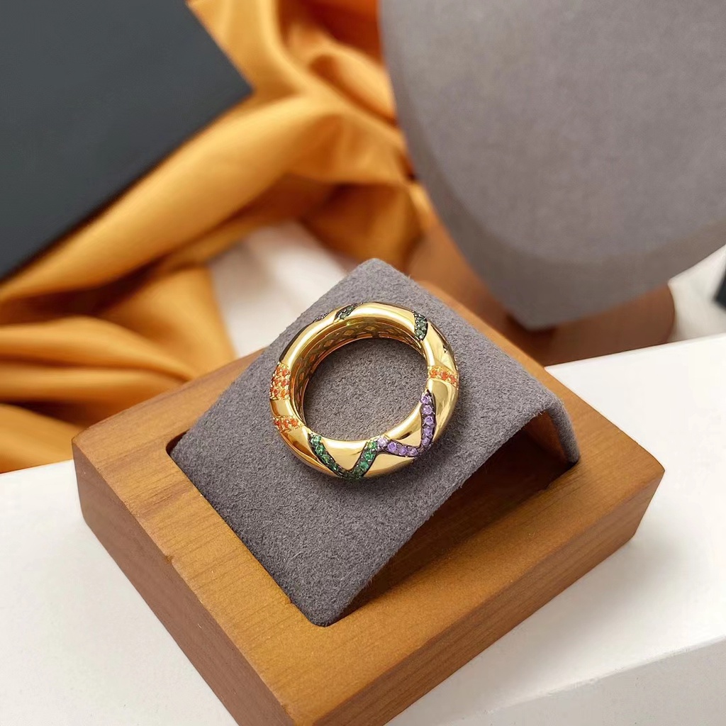 Một Nhà Từ Monaco Nhẫn Lớn Màu Vàng Kim Thời Trang Độc Đáo