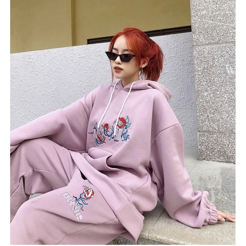 Áo hoodie và quần jogging hình thêu cây ăn thịt tím | BigBuy360 - bigbuy360.vn