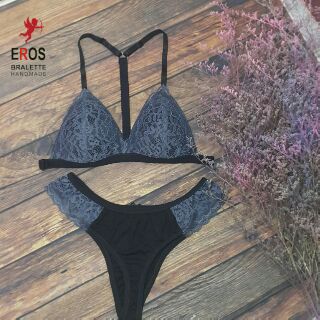 Bộ áo lót bralette xám với chip lọt khe