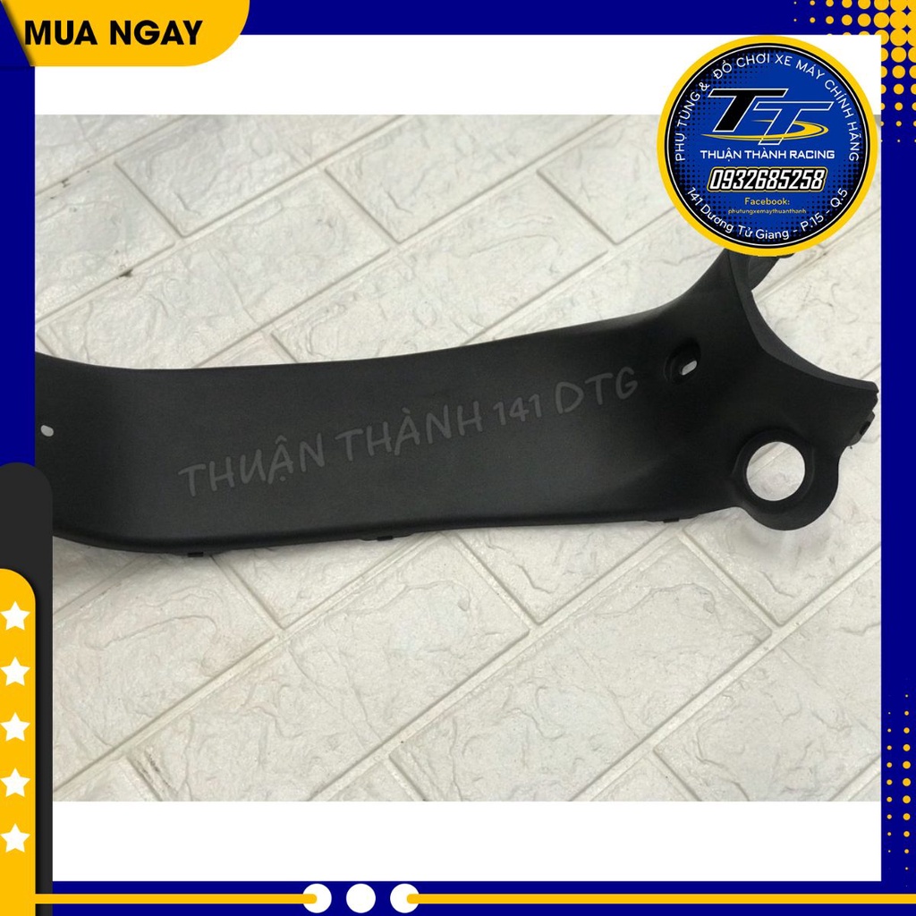 YẾM ĐEN GIỮA YAZ ZIN