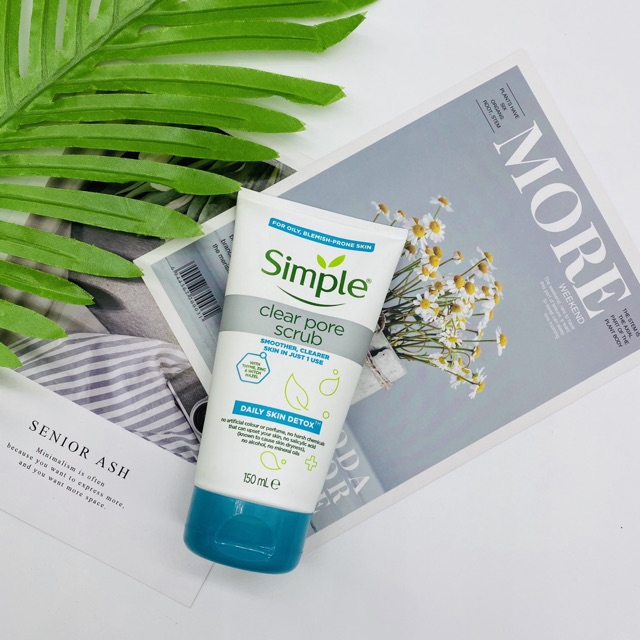 Sữa rửa mặt tẩy tế bào chết da dầu mụn Simple Clear Pore Scrub Daily Skin Detox 150ml