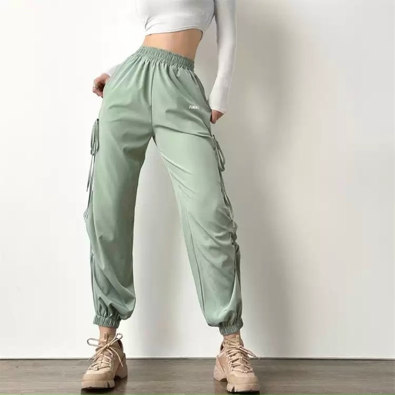 QUẦN JOGGER THỂ THAO NỮ VẢI DÙ DÂY RÚT - QUẦN DÁNG RỘNG SIÊU XINH