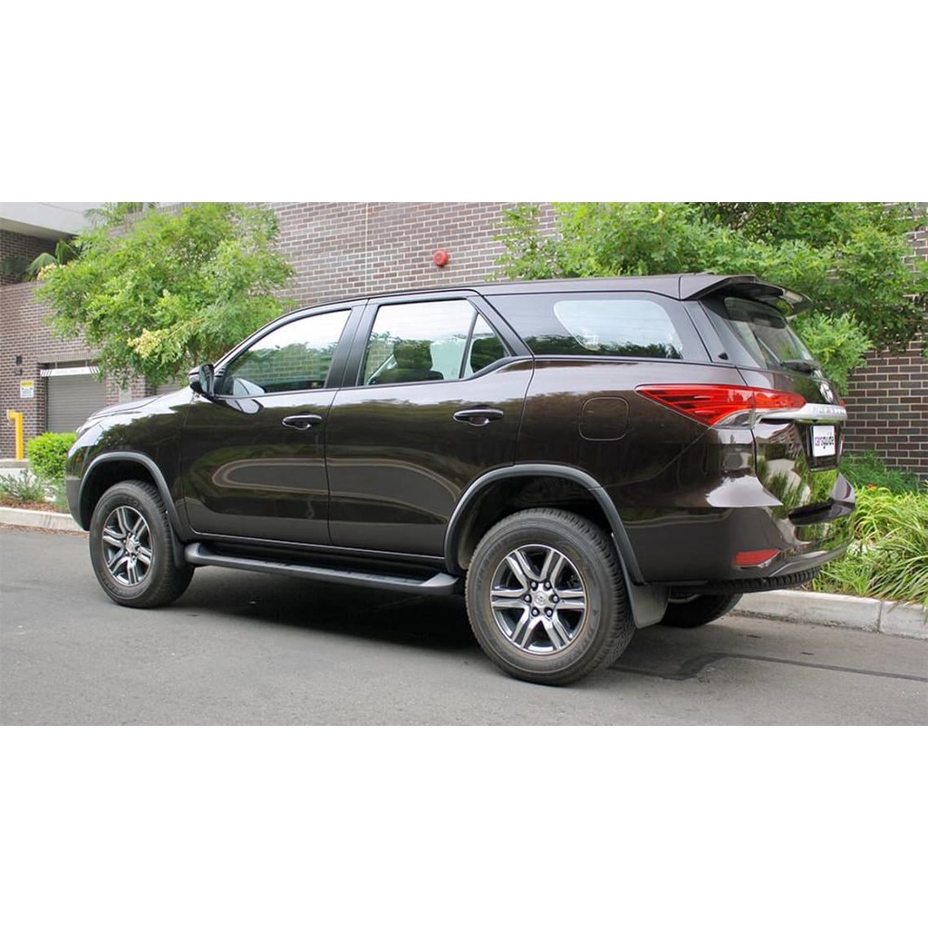 Logo chụp mâm, ốp lazang vành bánh xe ô tô Toyota Fortuner 2017-2021