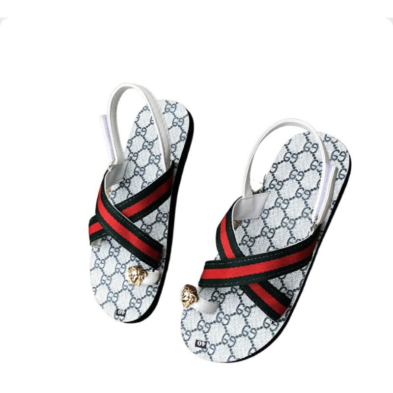Sandal quai chéo xỏ ngón