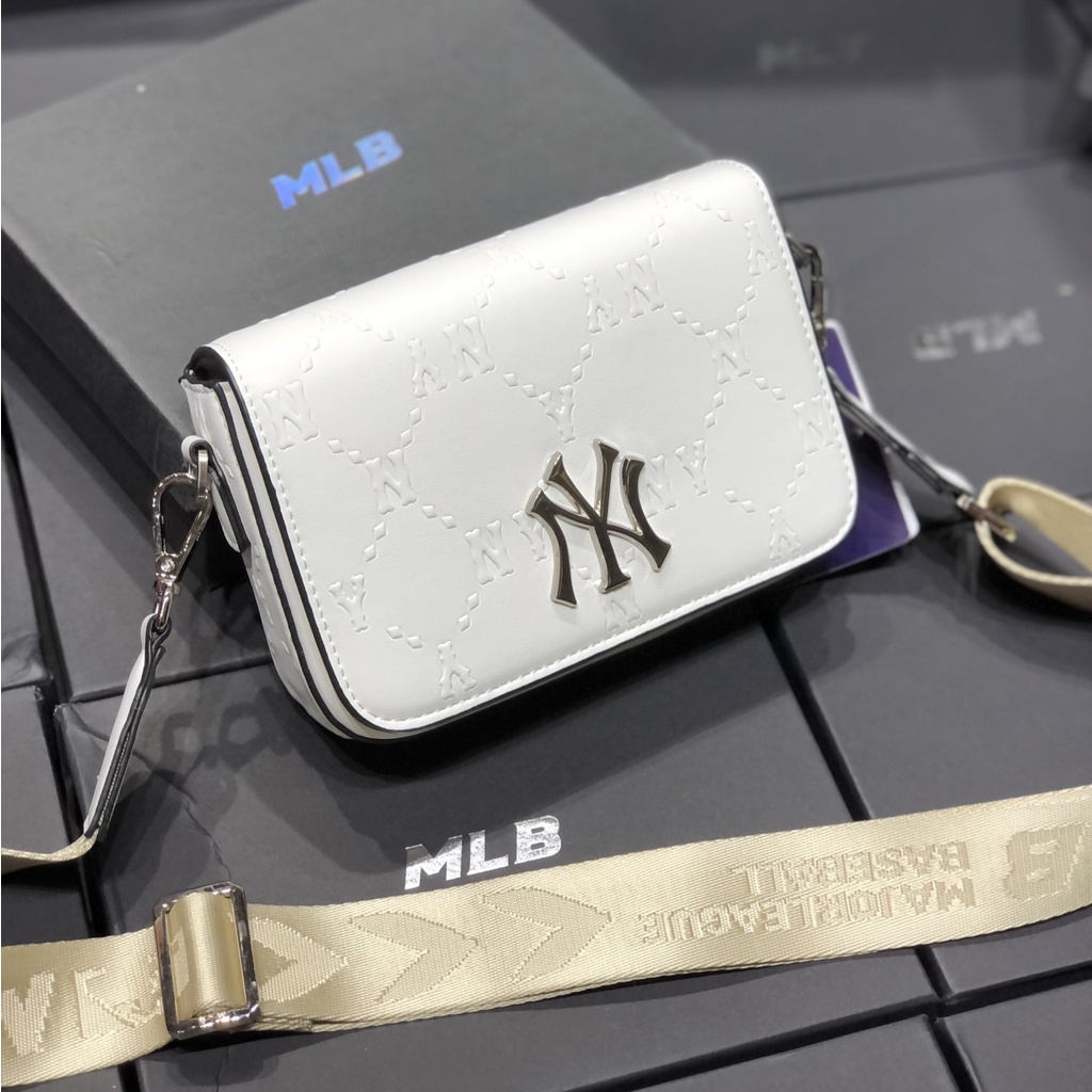 Túi đeo chéo nữ chữ nhật MLB họa tiết monogram NY fullbox size 18