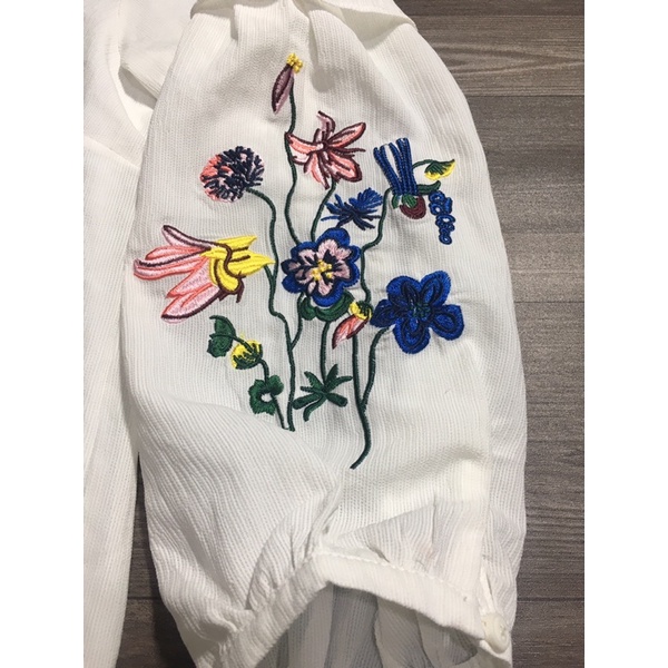 Áo tiểu thư thêu hoa thời trang Quảng châu sale siêu rẻ