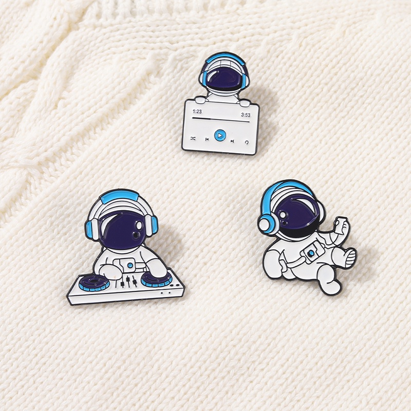 Huy hiệu cài áo hình phi hành gia đáng yêu sáng tạo