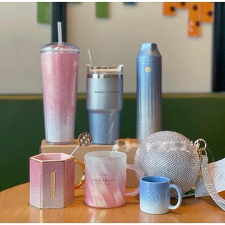 Ly Starbucks giáng sinh năm 2021