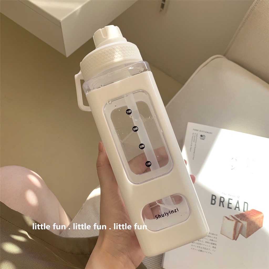 Bình Nước Thể Thao Bằng Nhựa Dung Tích 700/900ml Có Ống Hút