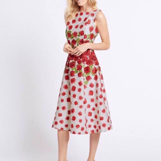 Đầm Phi Lụa Mịn M&S Bông Đỏ Xòe dơ nhẹ - 0778