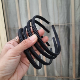 Bờm cài tóc xoắn nhám màu đen (bản 1cm)
