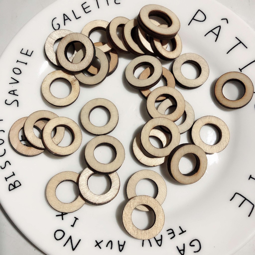 Gói 50 cái vòng gỗ đường kính 2cm