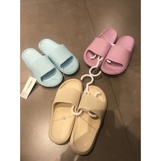 Miniso Mô Hình Đồ Chơi Miniso | Dép Đi Trong Nhà Tắm Đế Mềm Kẻ Sọc Xinh Xắn Cho Nữ | Miniso Giày Sandal Thời Trang Năng Động Cho Nữ