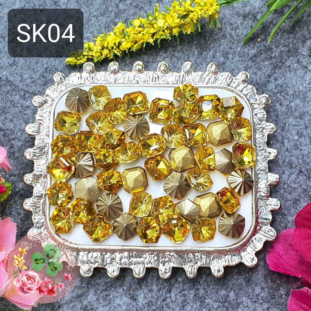 Mix size 10mm - Màu SK04 màu vàng. Đá khối chân nhọn size trung siêu bắt sáng, đính dán móng.
