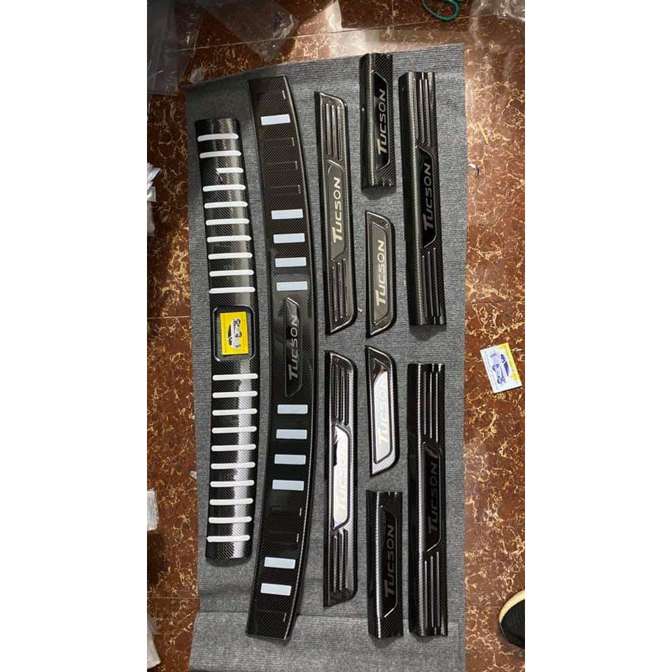 Bộ ốp chống Trầy Bước Chân Và Cốp Vân các bon Cho Hyundai Tucson Form 2019 -2021