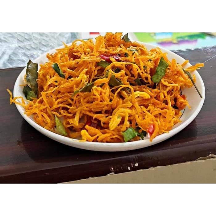 Khô Gà Lá Chanh Hũ 300gr Ngon Cay Thơm Lá Chanh