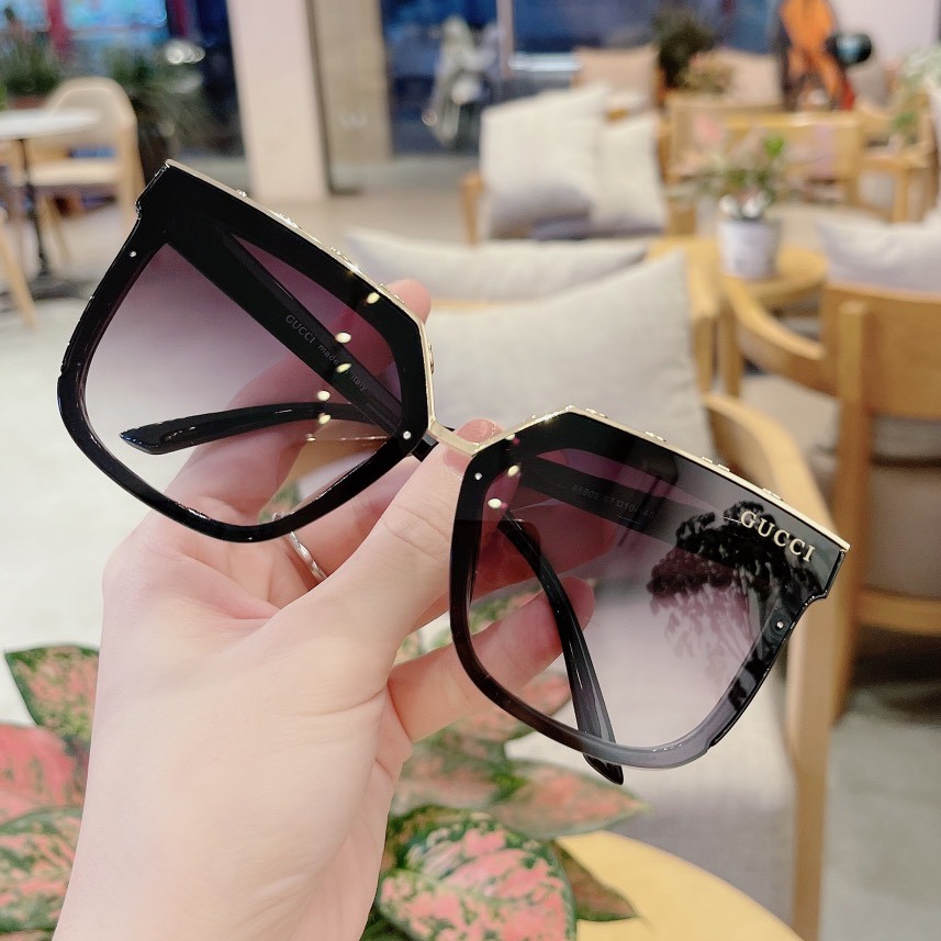 Kính mắt thời trang nữ Gucci mẫu mới 2021