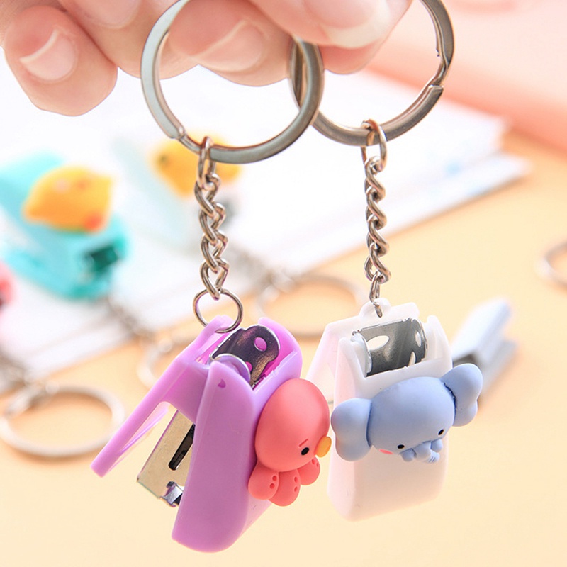 Kẹp Bấm Ghim Mini Họa Tiết Hoạt Hình Dễ Thương Kèm Móc Khóa Tiện Dụng Cho Học Sinh